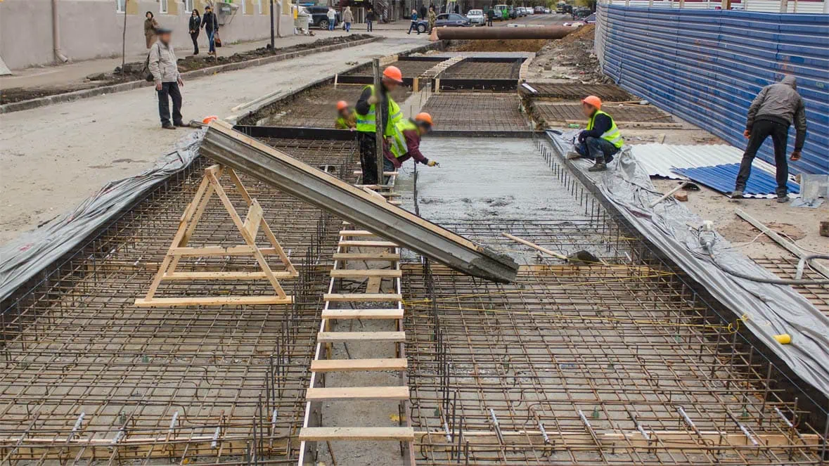 Concrete Pouring, Metal Grid, Concrete Construction